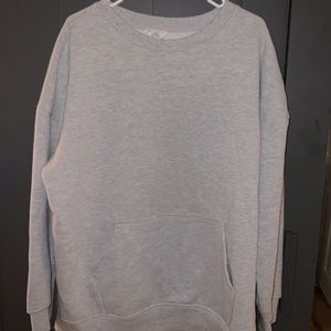 Roundneck Sweatshirt with Pockets